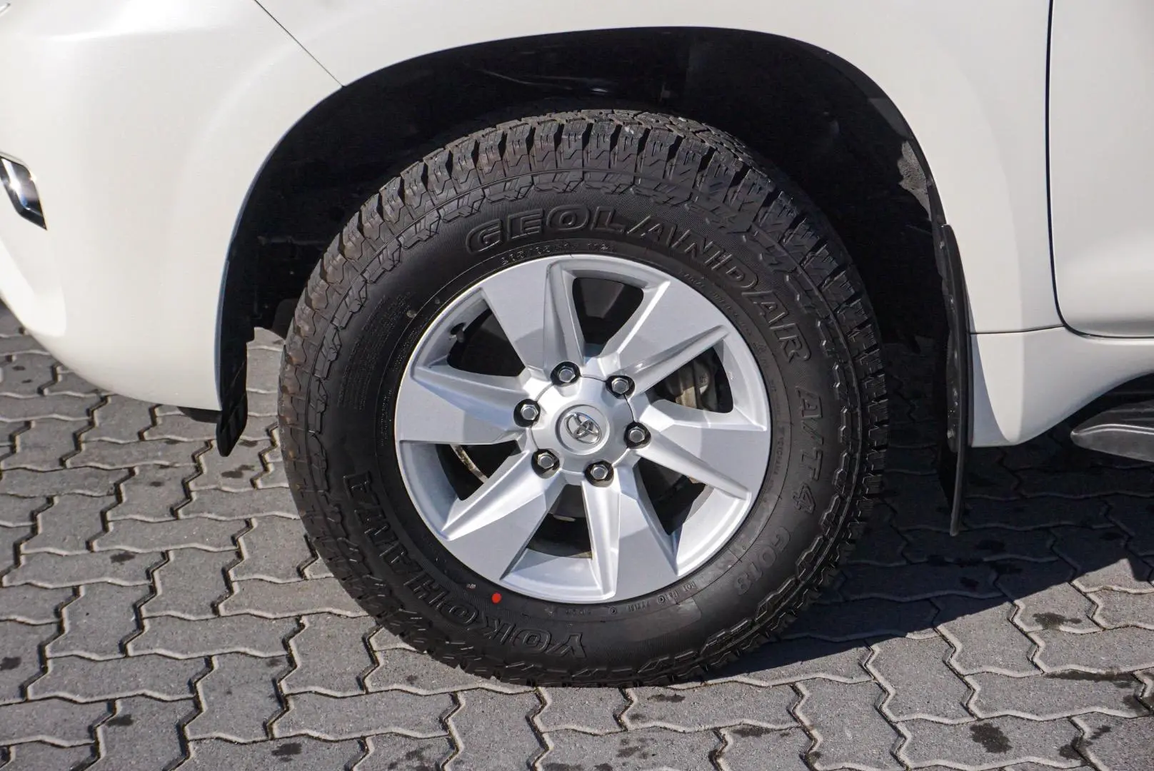 2019 Toyota Landcruiser Prado Gallery Image 13