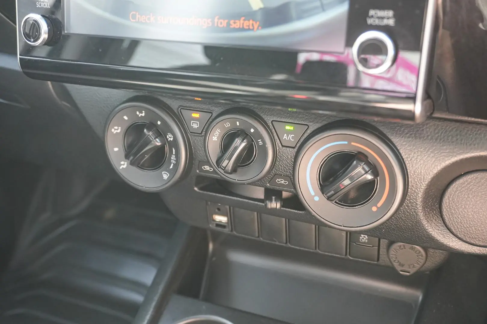 2022 Toyota Hilux Gallery Image 21