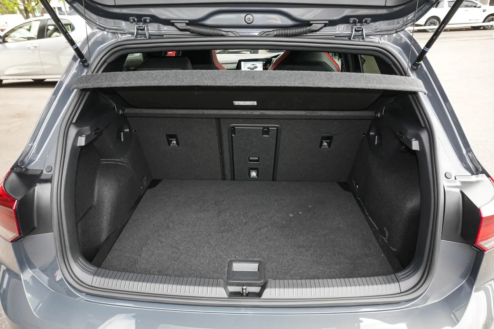 2022 Volkswagen Golf Gallery Image 11