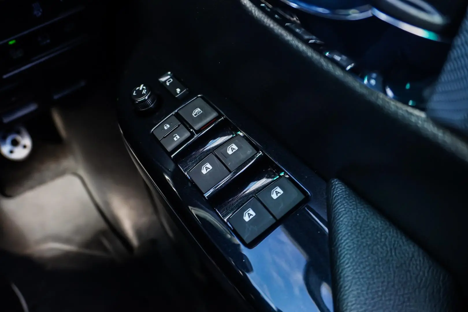 2024 Toyota Hilux Gallery Image 27