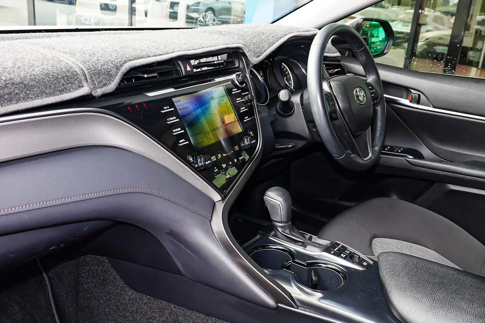 2020 Toyota Camry Gallery Image 10