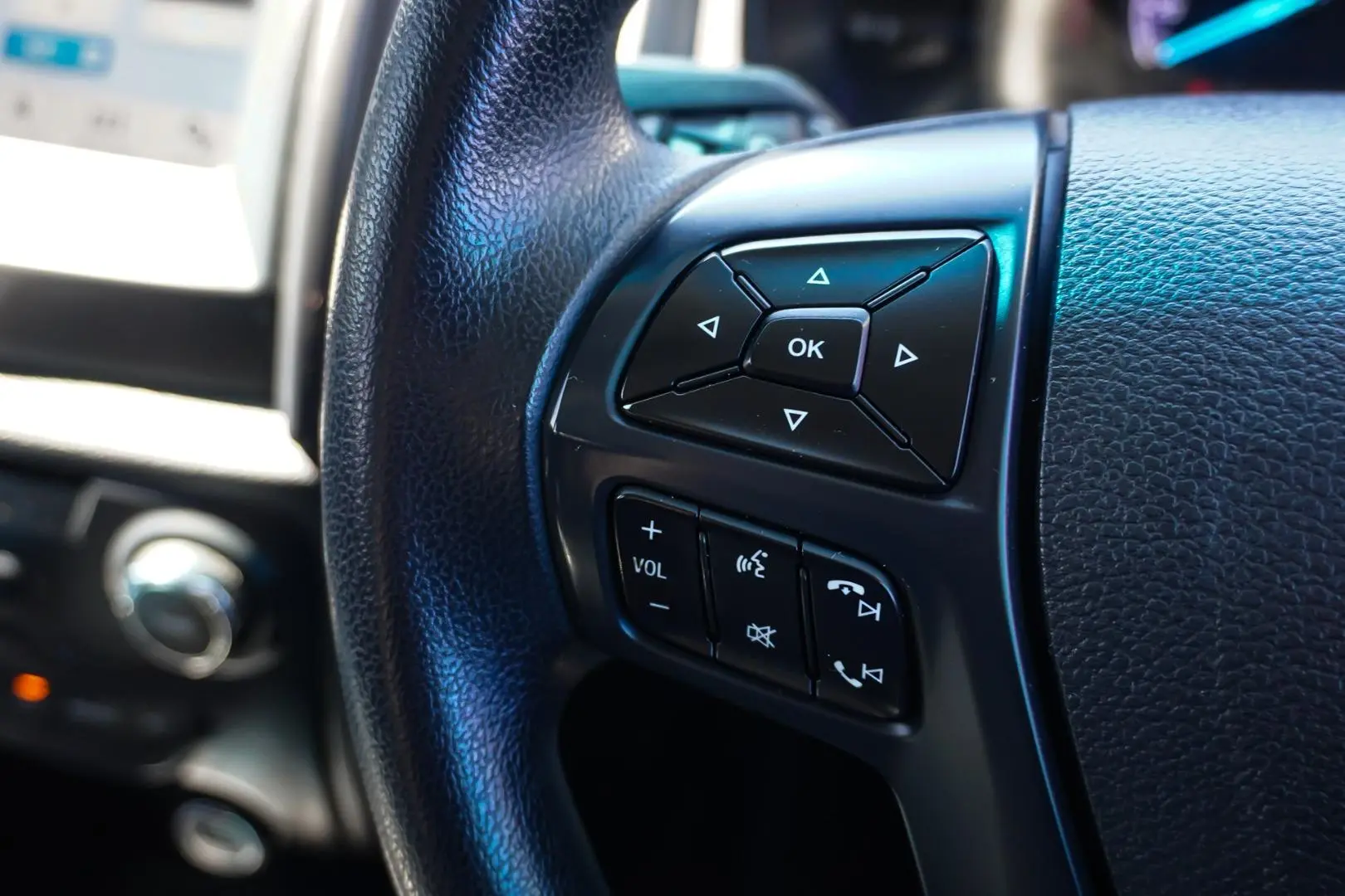 2018 Ford Everest Gallery Image 20