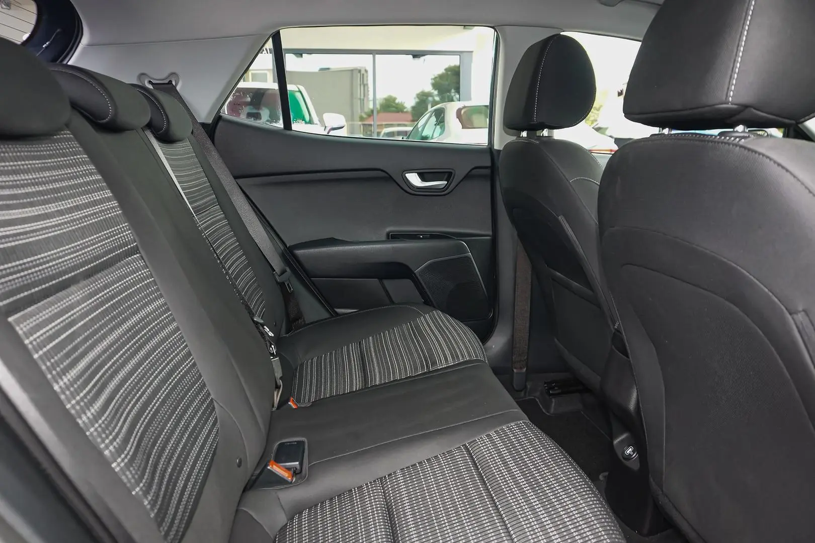 2021 Kia Stonic Gallery Image 7
