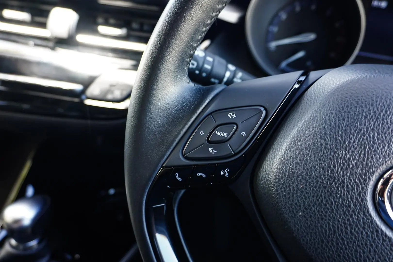 2023 Toyota C-HR Gallery Image 22