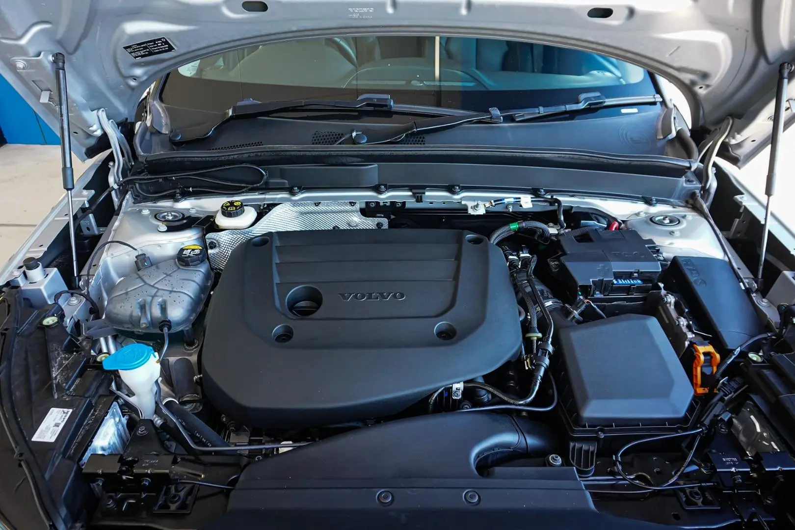 2023 Volvo XC40 Gallery Image 27