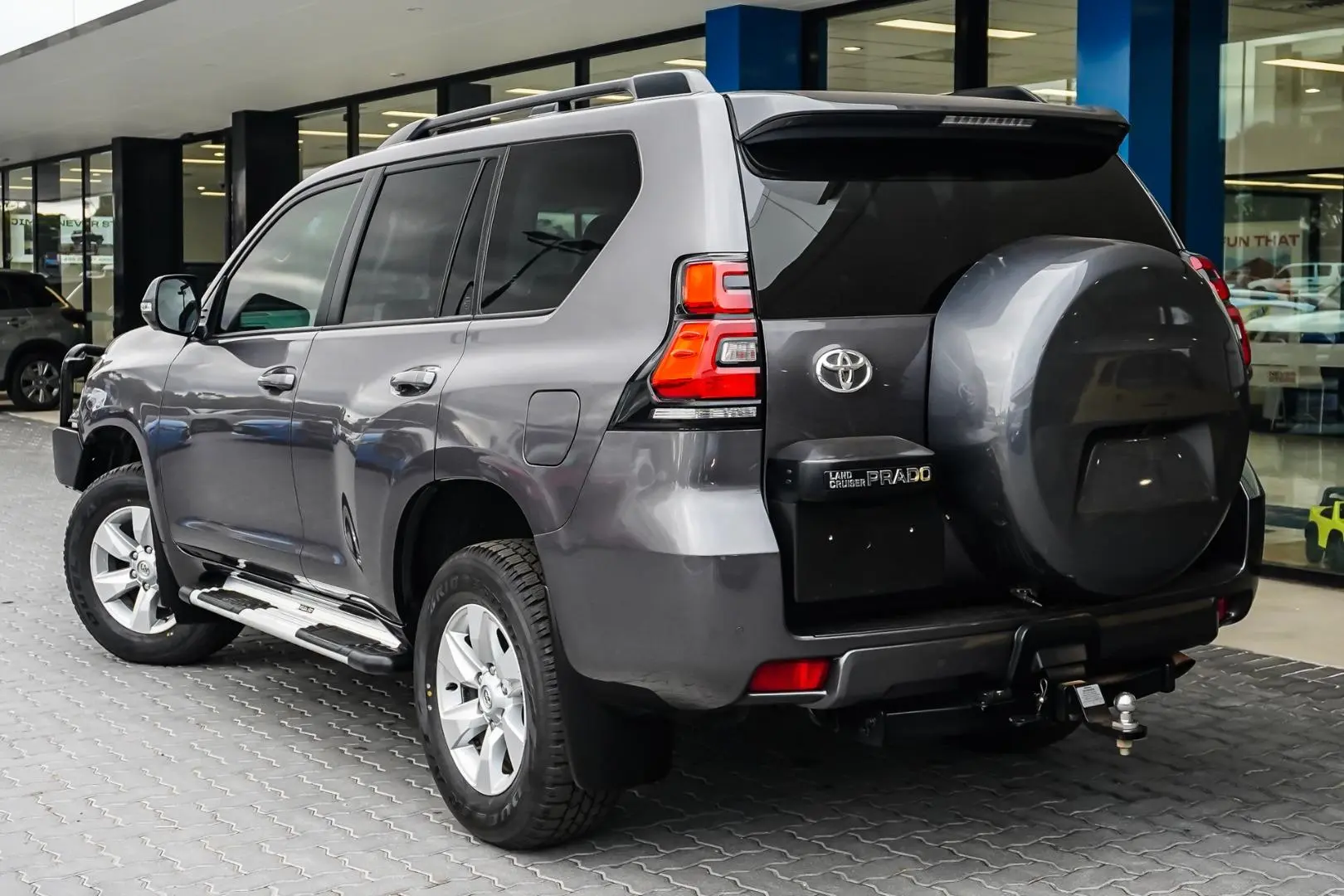 2021 Toyota Landcruiser Prado Gallery Image 2