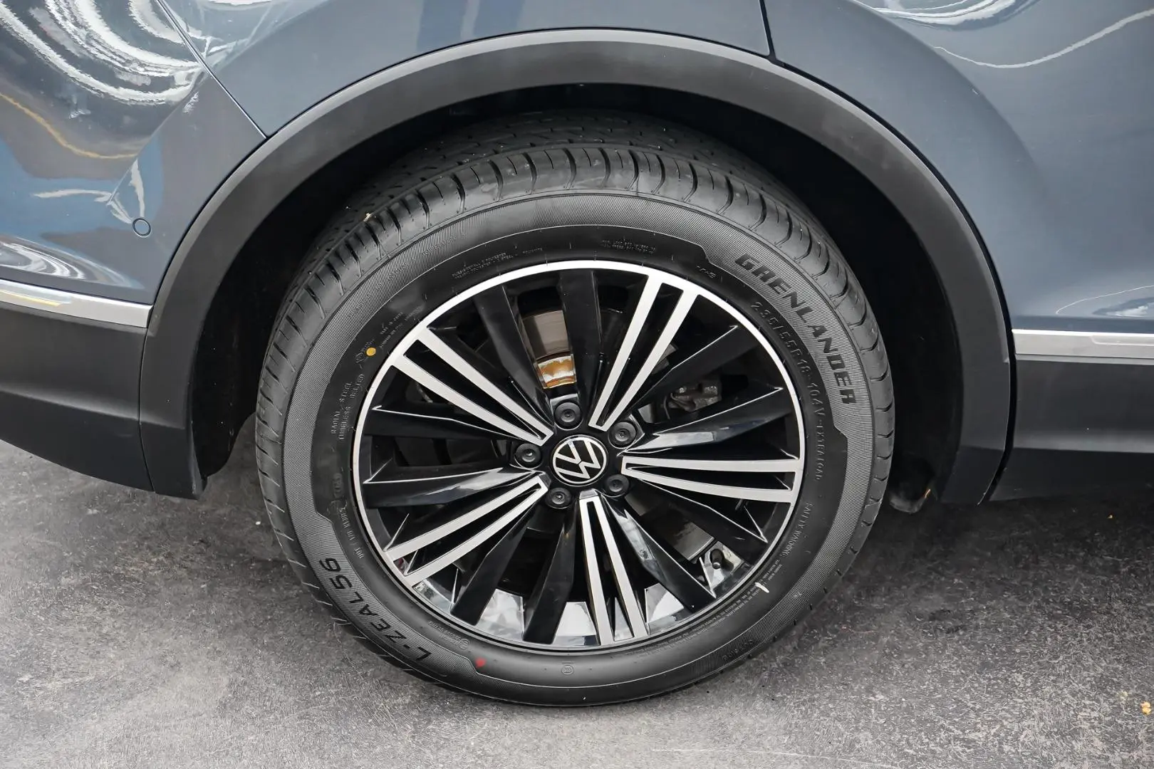 2023 Volkswagen Tiguan Gallery Image 16