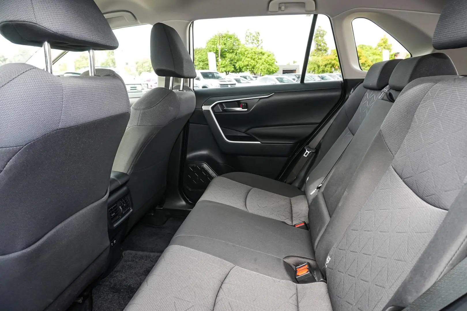 2021 Toyota RAV4 Gallery Image 8