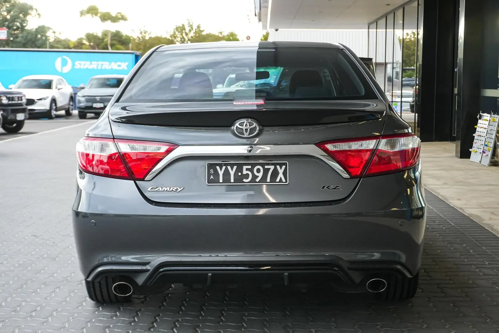 2017 Toyota Camry Gallery Image 6