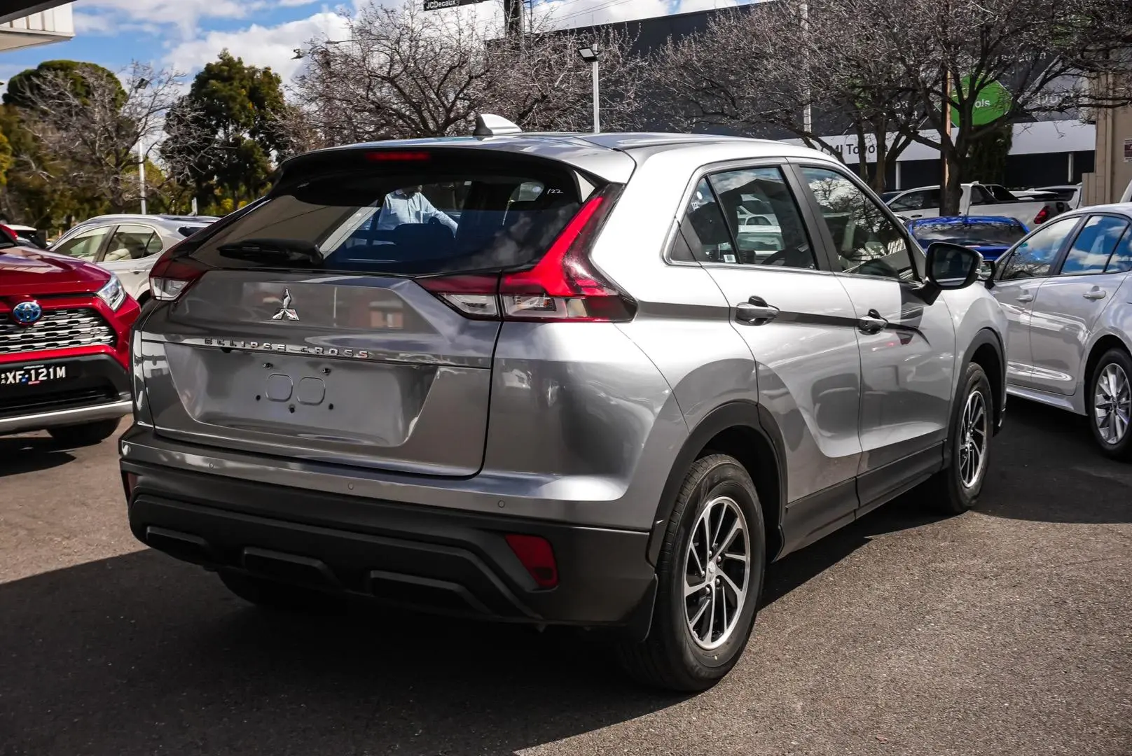 2023 Mitsubishi Eclipse Cross Gallery Image 3