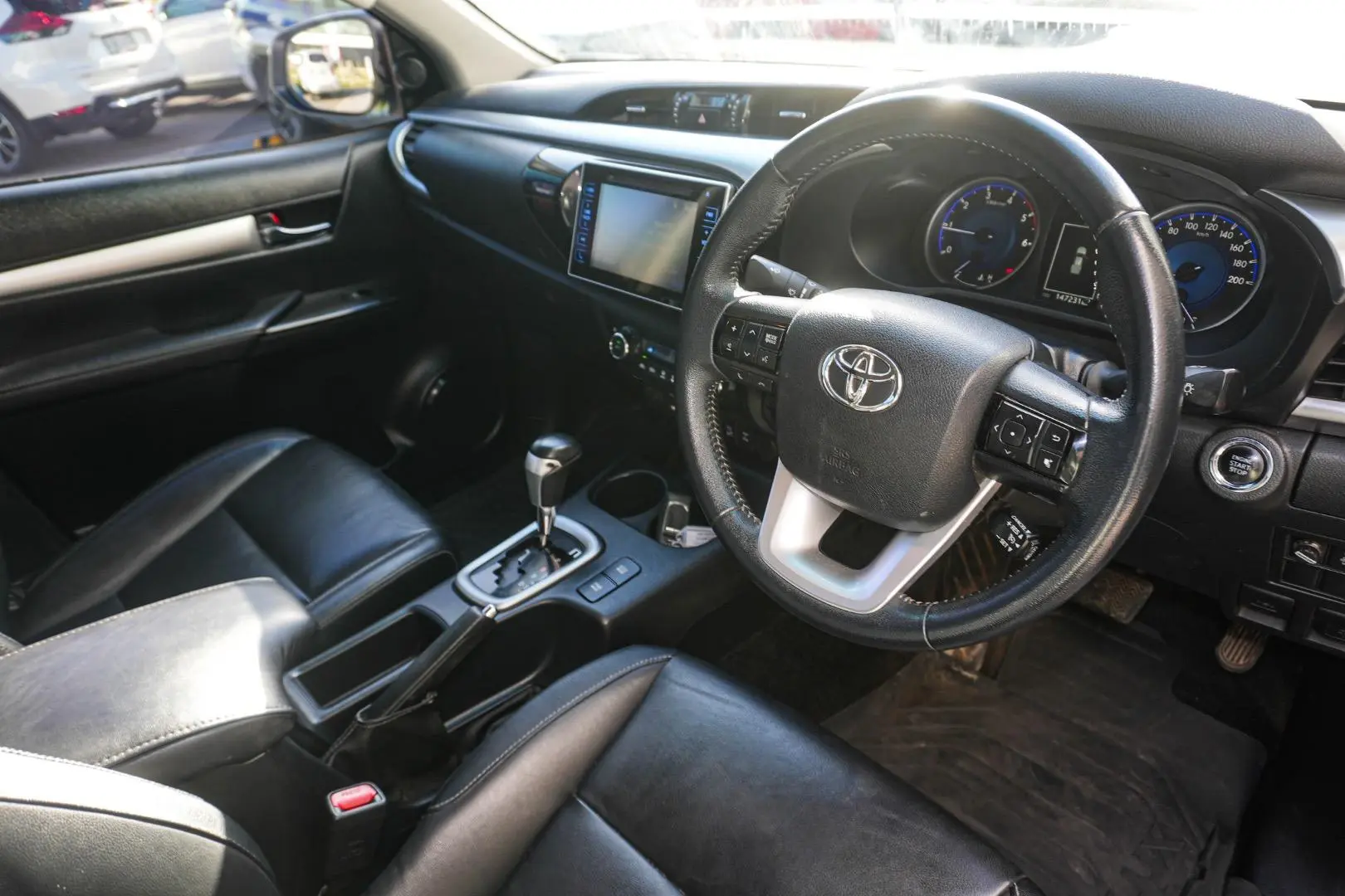 2017 Toyota Hilux Gallery Image 7