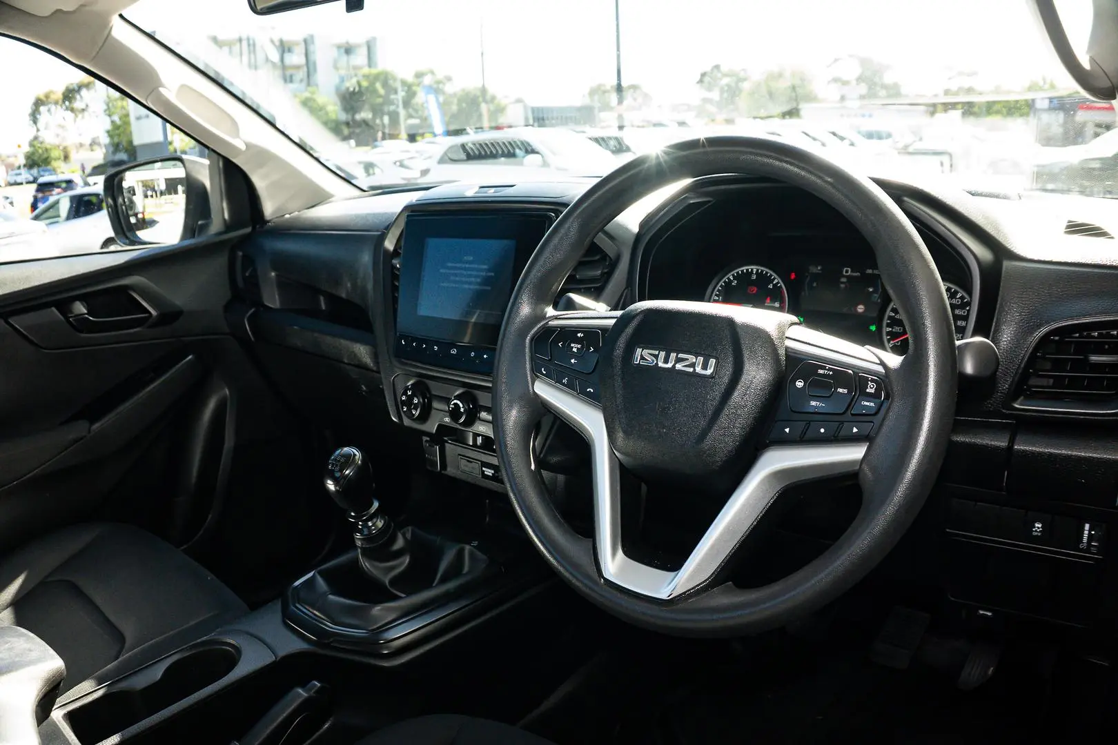 2023 Isuzu D-MAX Gallery Image 7