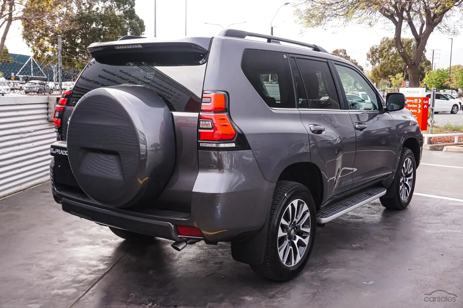 2022 Toyota Landcruiser Prado Image 2