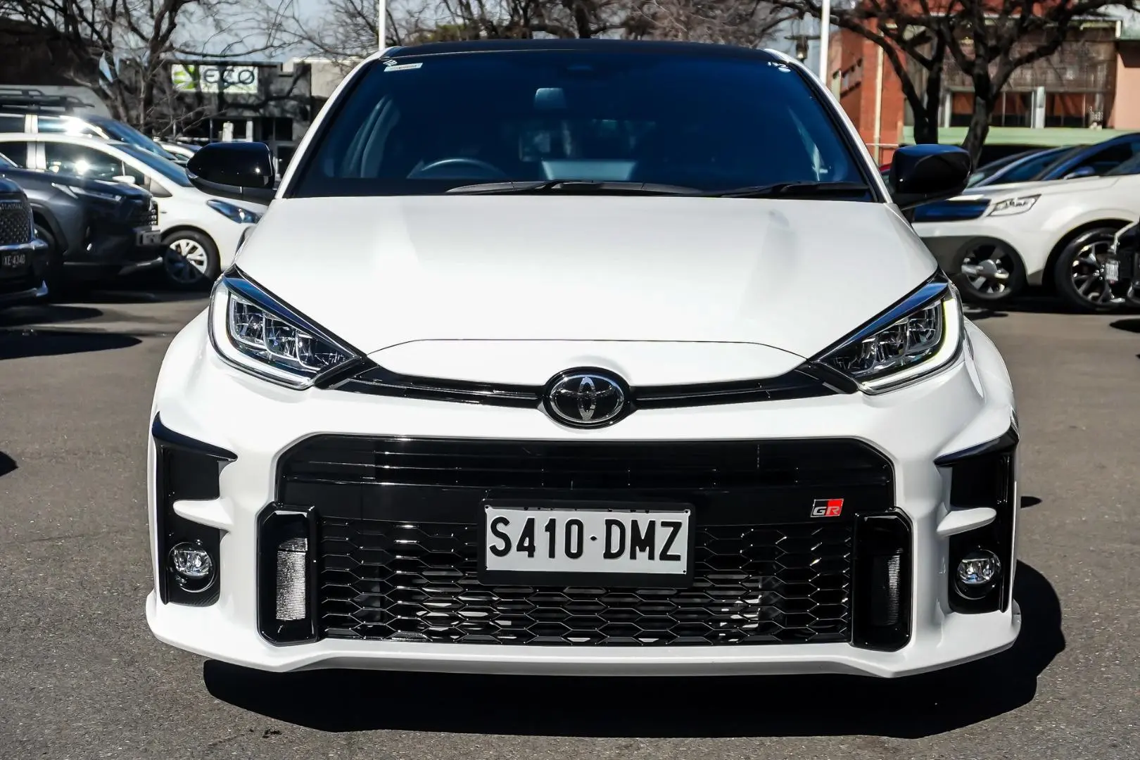 2020 Toyota Yaris Gallery Image 4