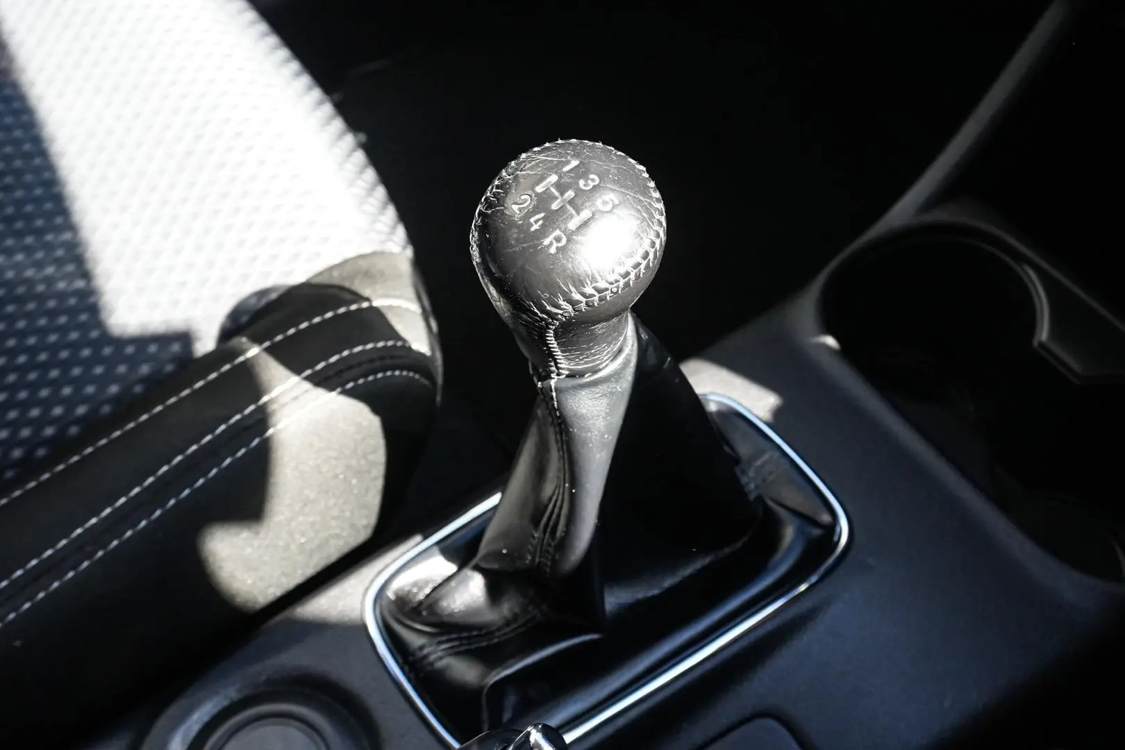 2016 Mitsubishi Outlander Gallery Image 17