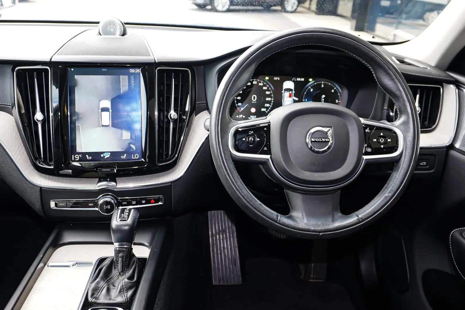 2020 Volvo XC60 Gallery Image 10