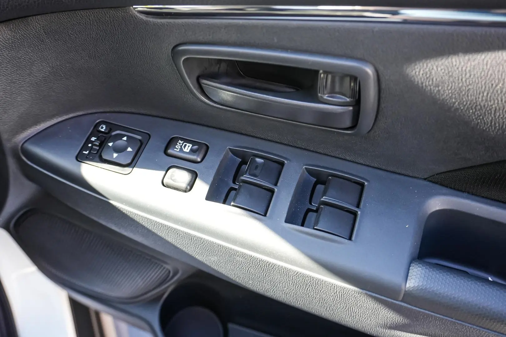 2024 Mitsubishi ASX Gallery Image 16