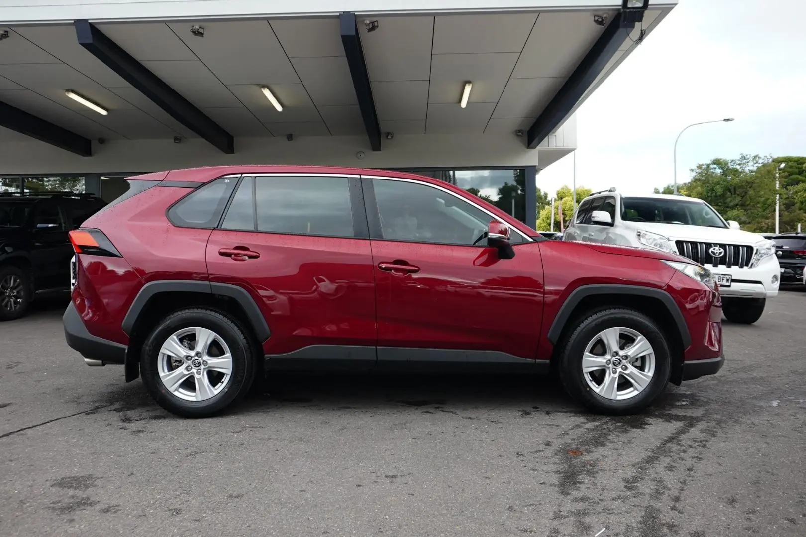 2020 Toyota RAV4 Gallery Image 4