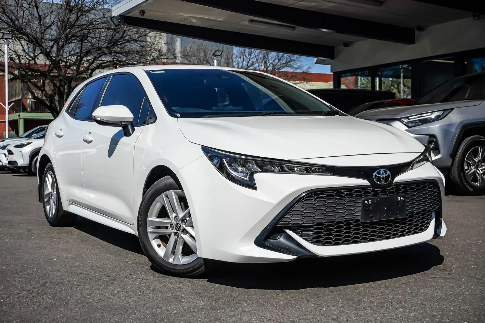2018 Toyota Corolla Gallery Image 2