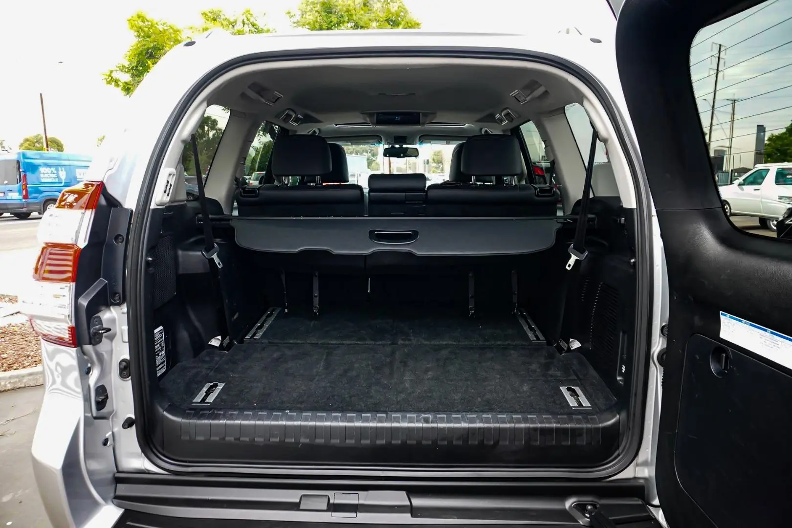 2016 Toyota Landcruiser Prado Gallery Image 11