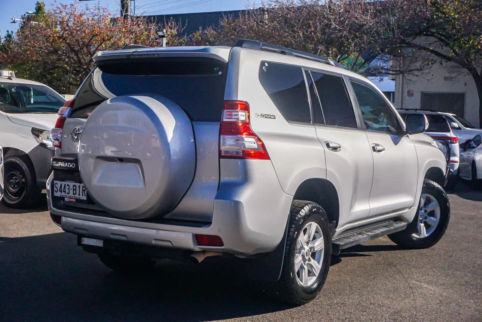 2016 Toyota Landcruiser Prado Gallery Image 3