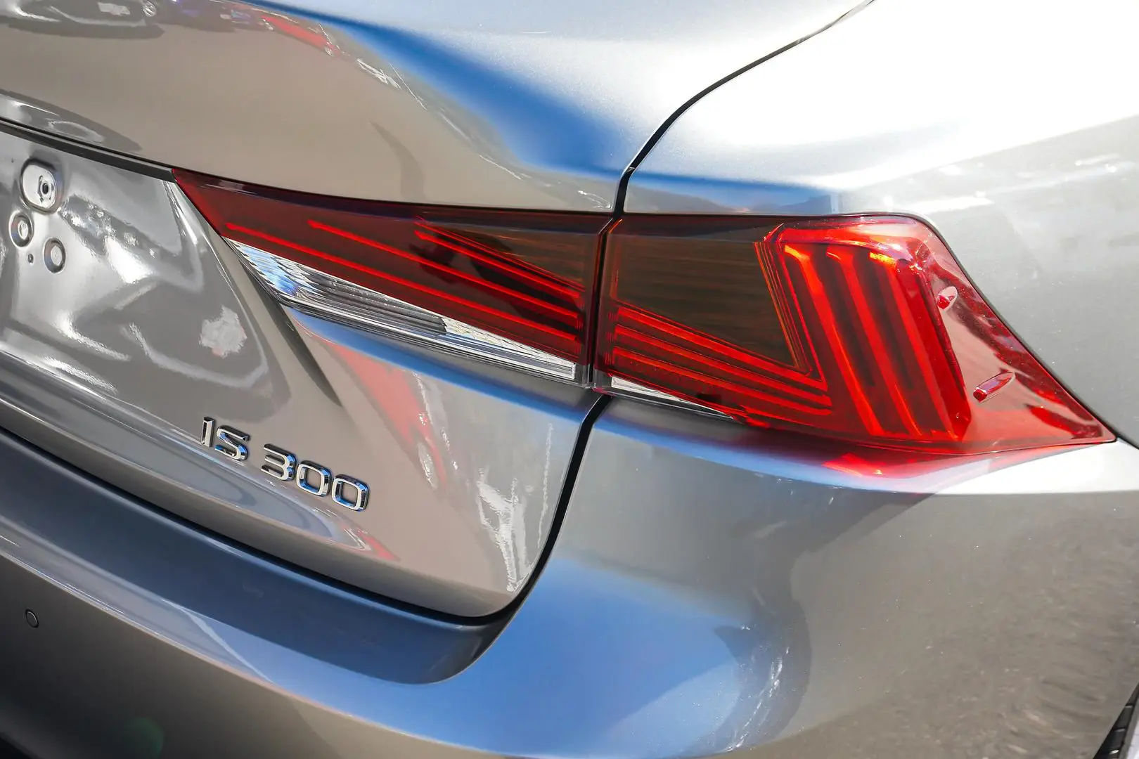 2018 Lexus IS Gallery Image 12