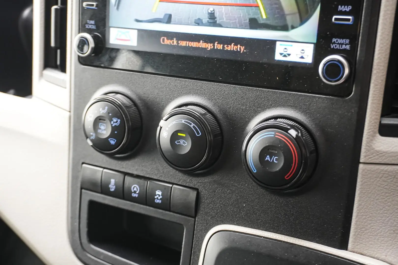 2022 Toyota Hiace Gallery Image 22