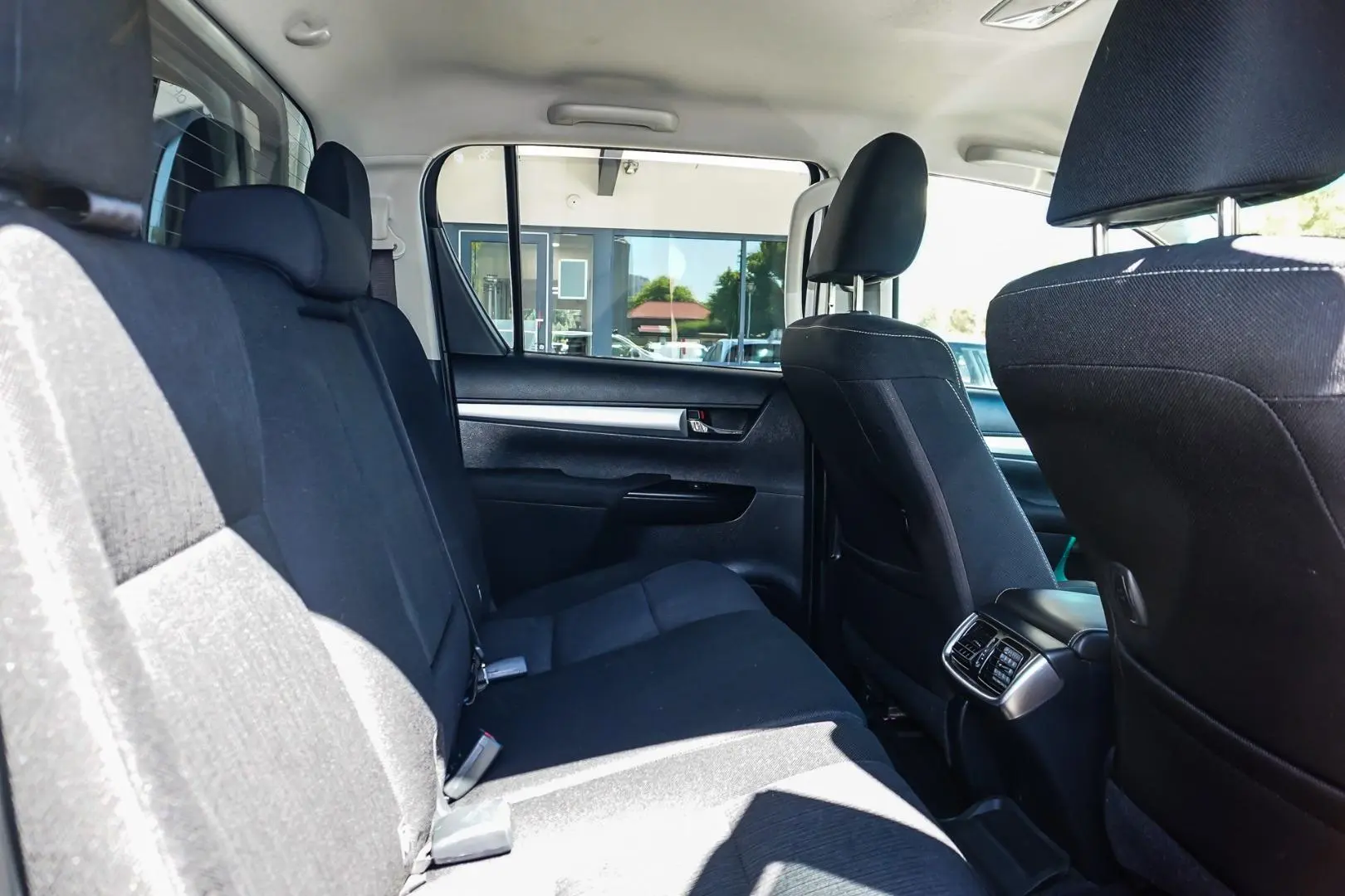 2020 Toyota Hilux Gallery Image 8