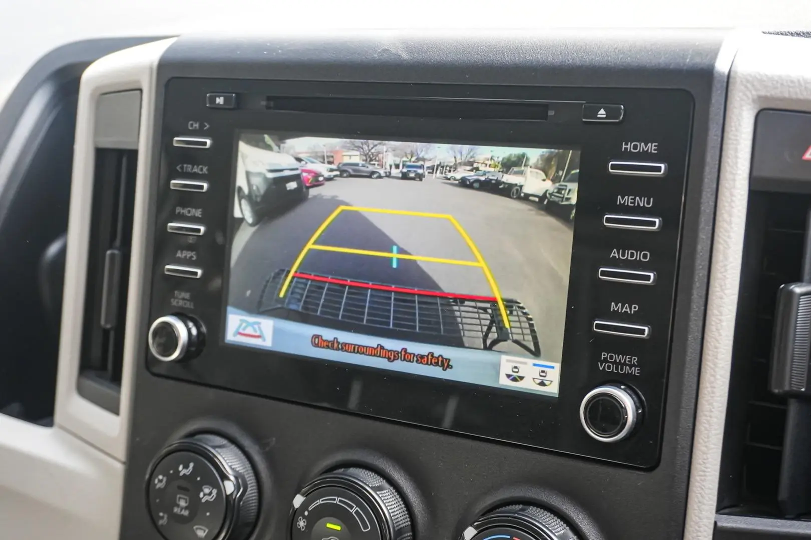 2019 Toyota Hiace Gallery Image 30