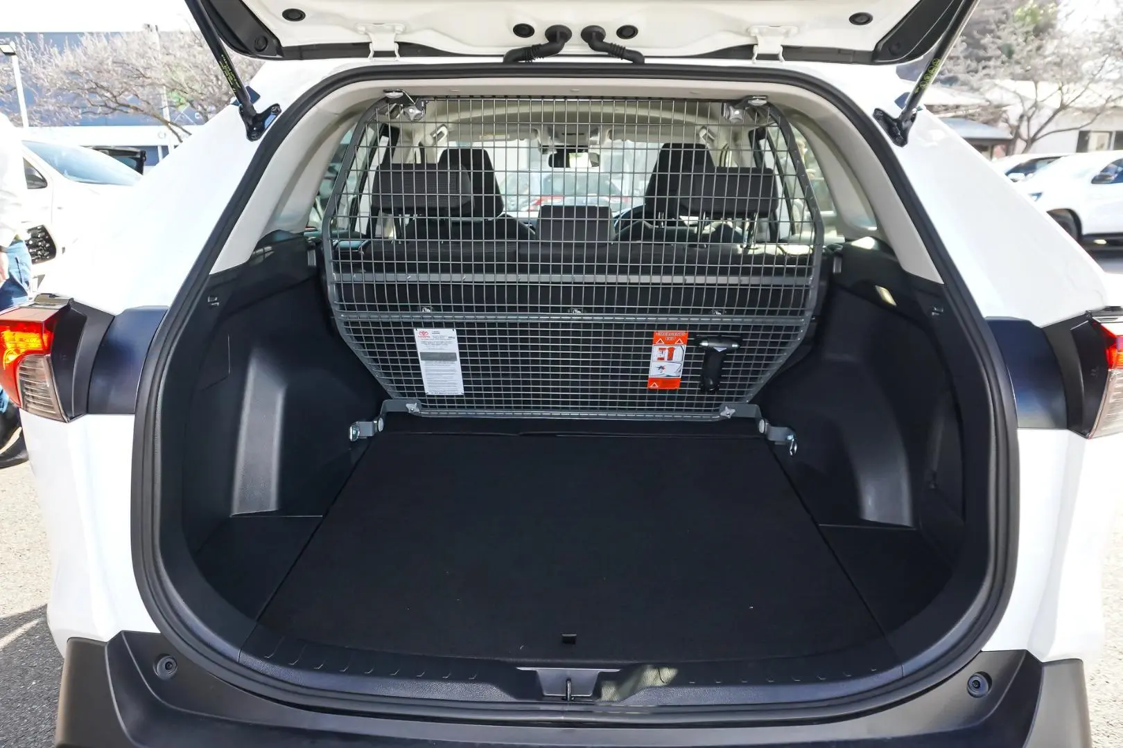2022 Toyota RAV4 Gallery Image 10