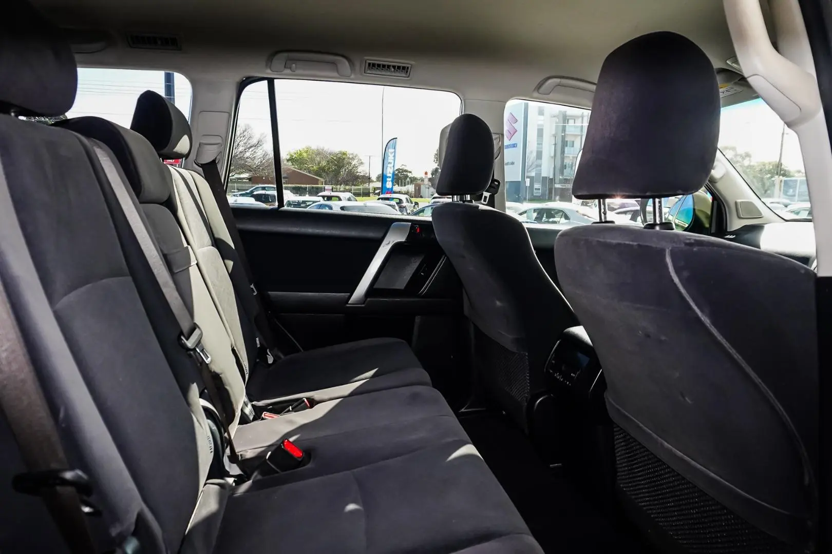 2017 Toyota Landcruiser Prado Gallery Image 8
