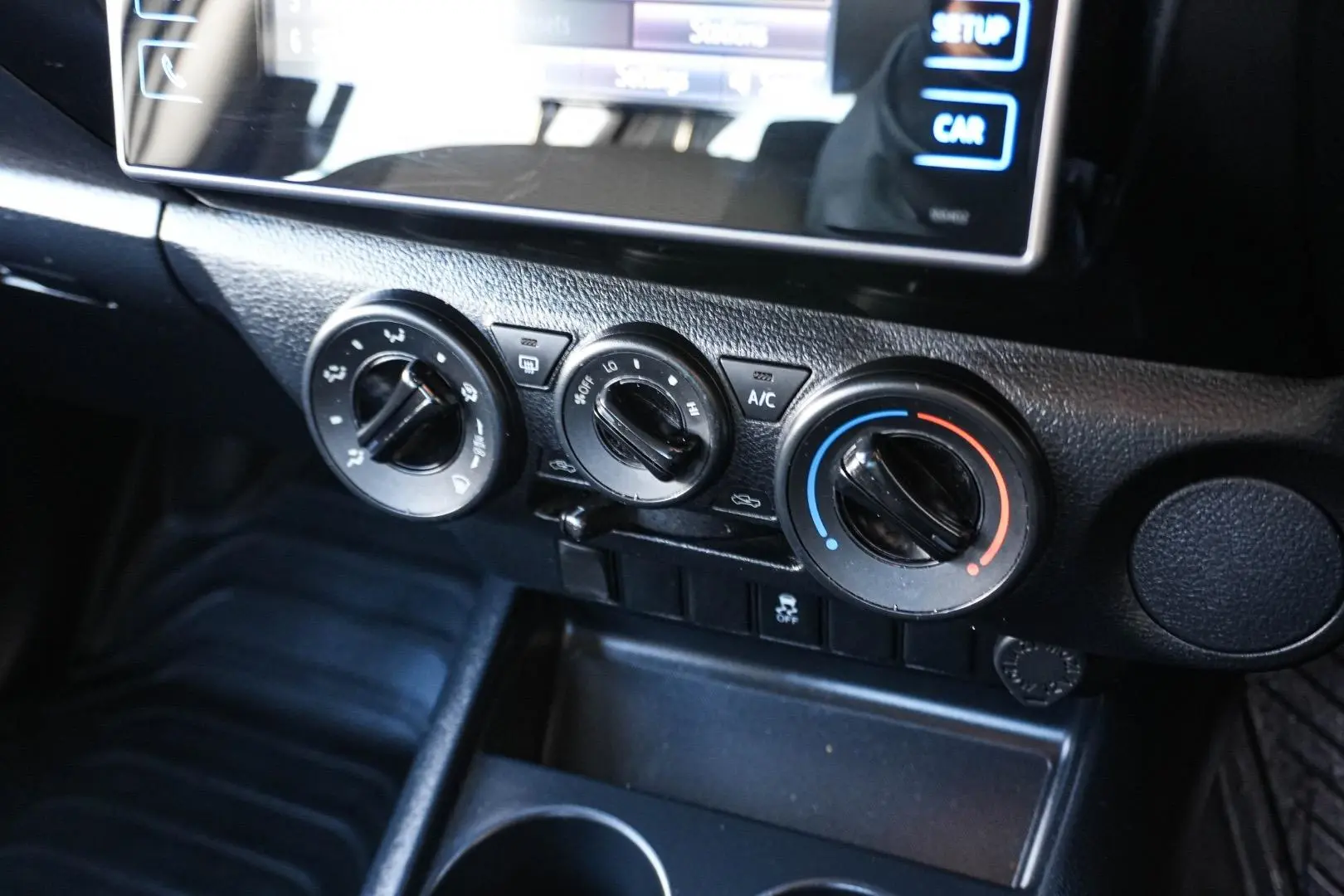 2020 Toyota Hilux Gallery Image 21