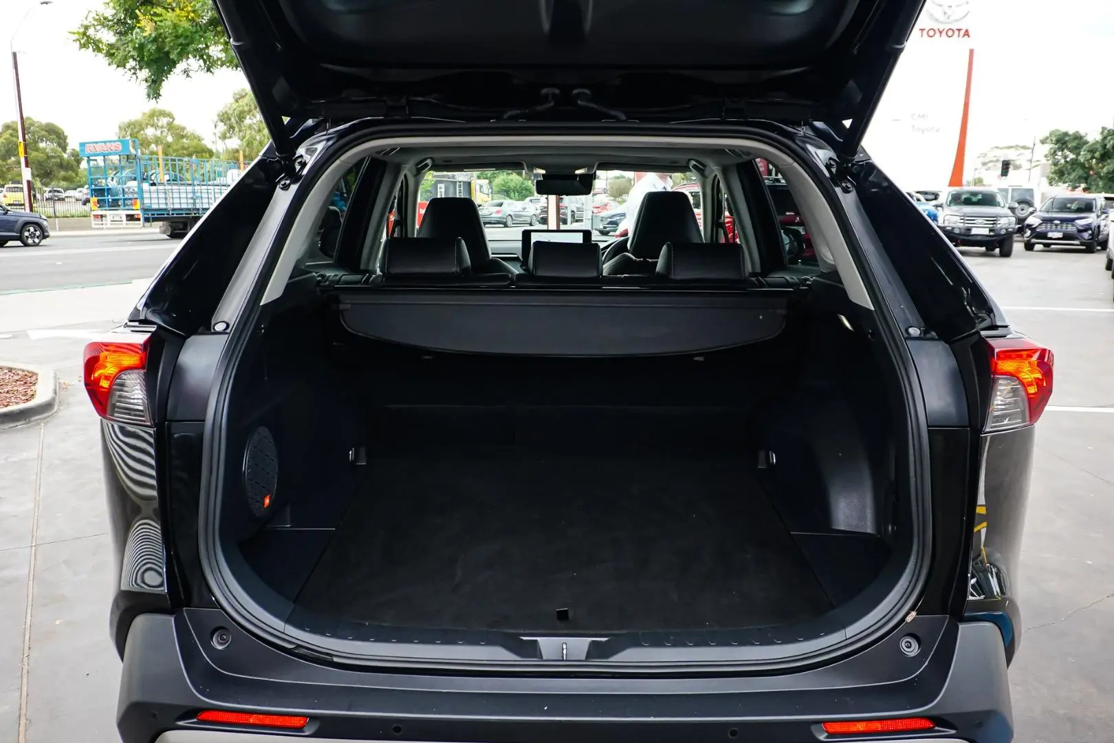 2023 Toyota RAV4 Gallery Image 10