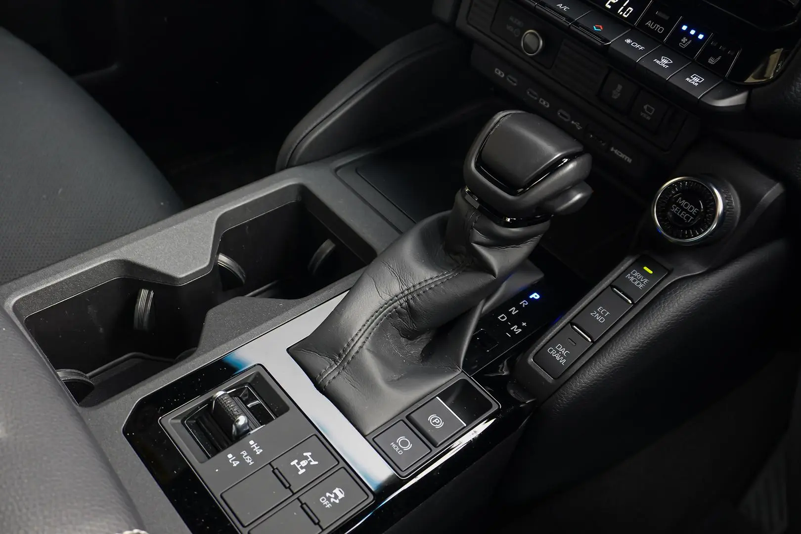 2025 Toyota Landcruiser Prado Gallery Image 18