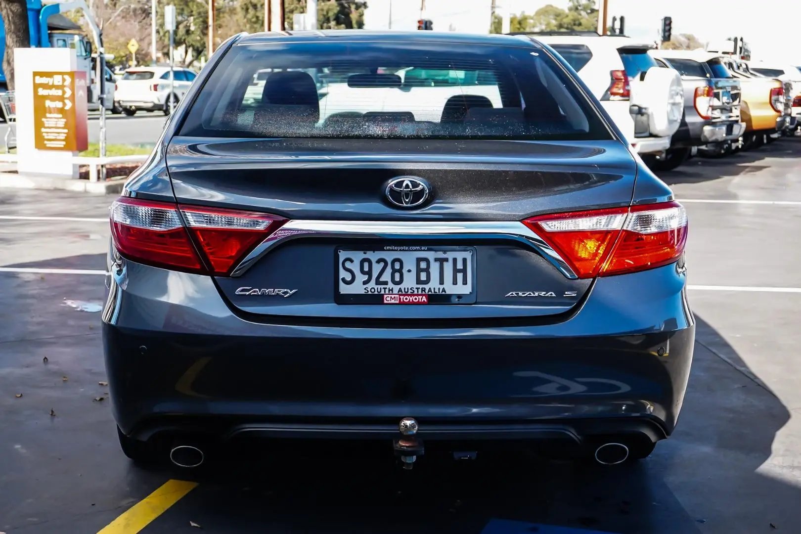 2017 Toyota Camry Gallery Image 5