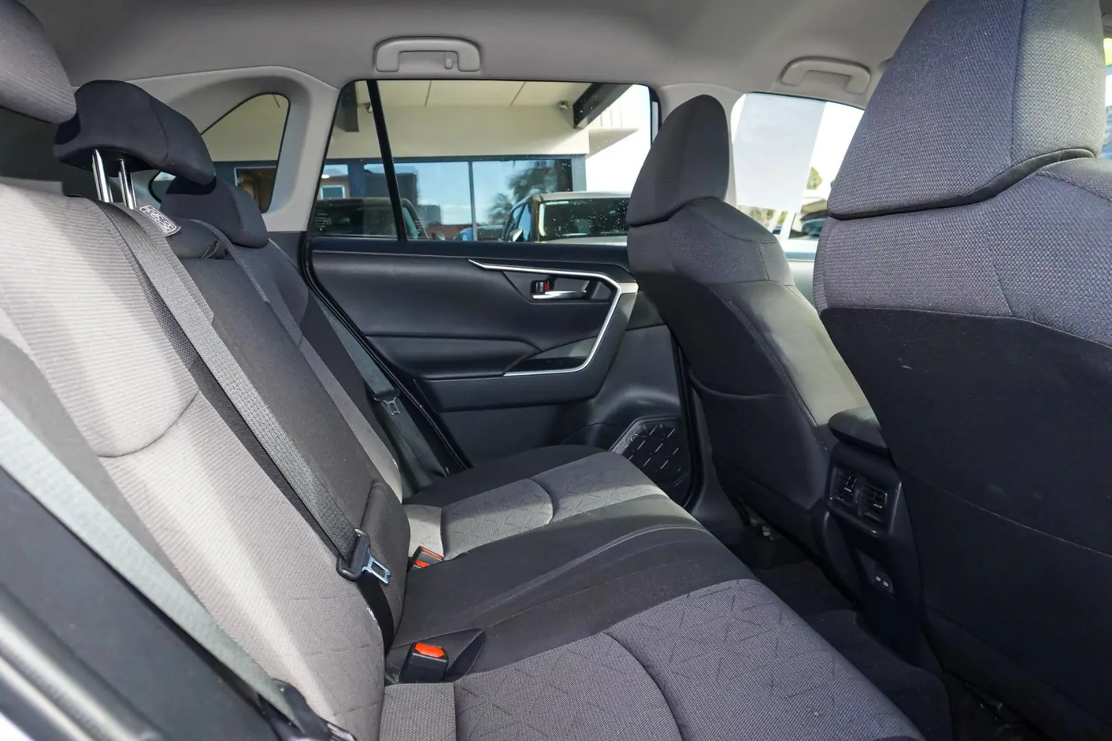 2024 Toyota RAV4 Gallery Image 7
