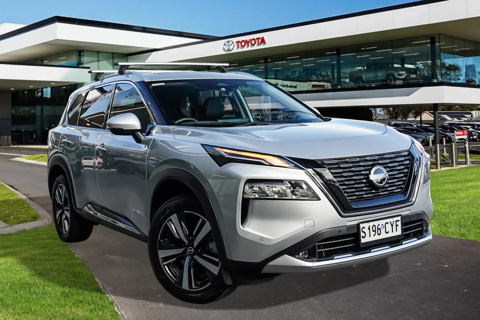 2023 Nissan X-TRAIL Gallery Image 1