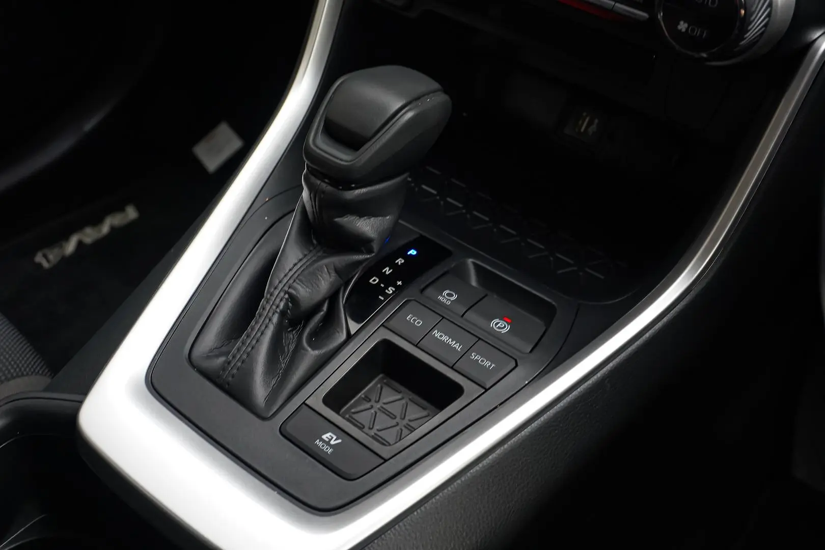 2024 Toyota RAV4 Gallery Image 18