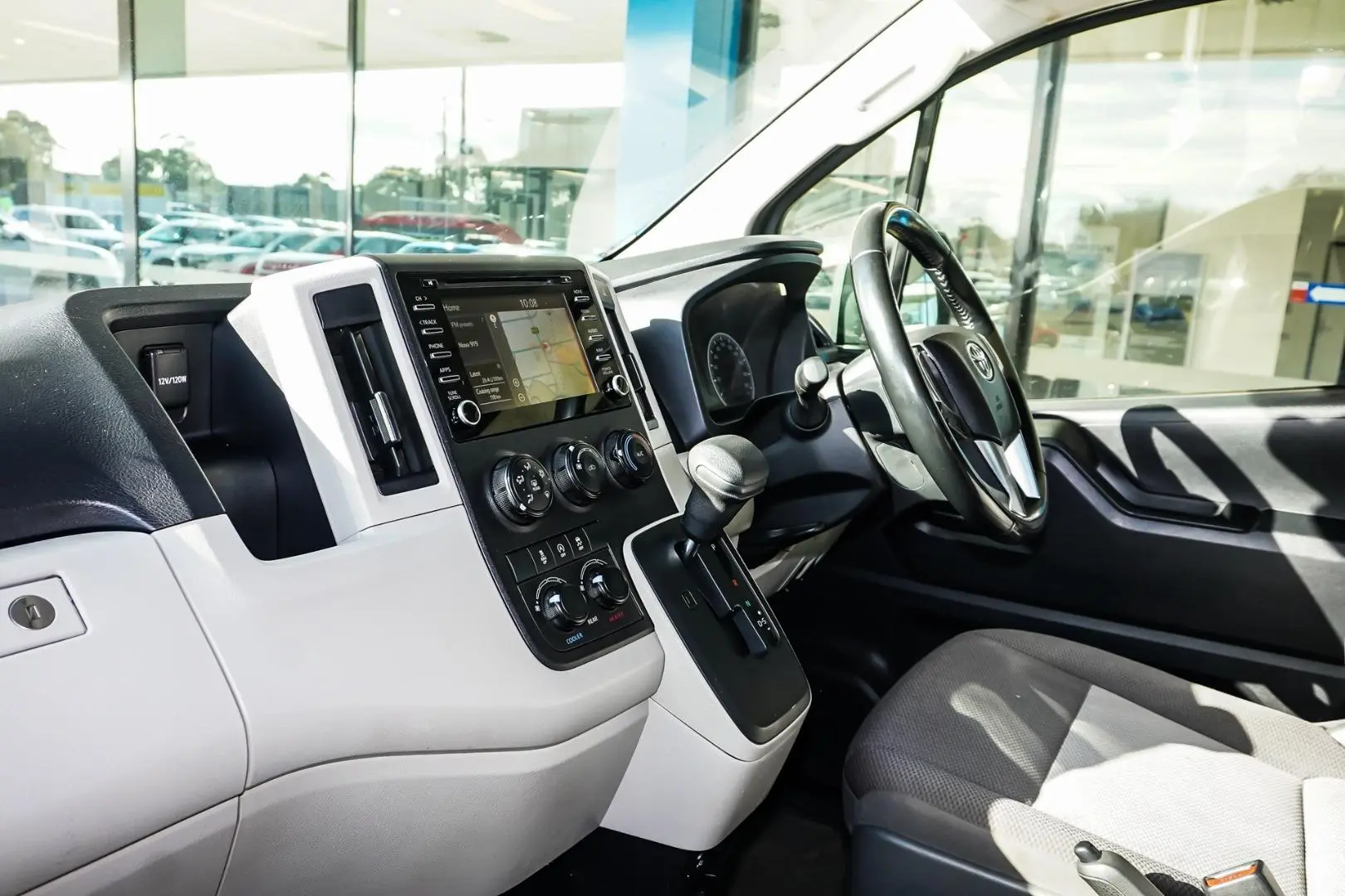 2019 Toyota Hiace Gallery Image 11