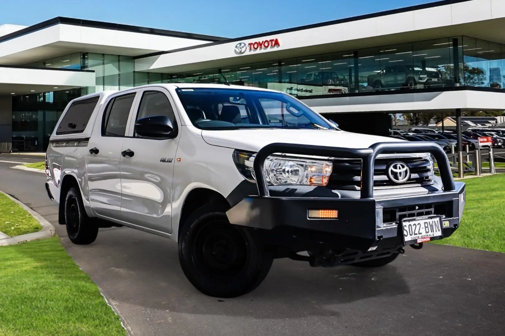 2018 Toyota Hilux Gallery Image 1