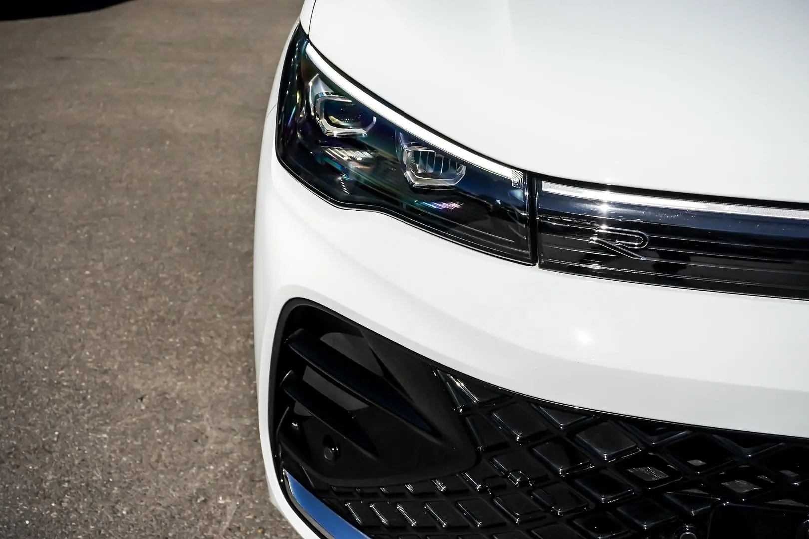 2025 Volkswagen Tiguan Gallery Image 11