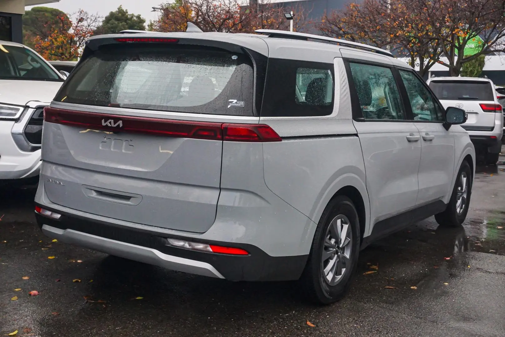 2022 Kia Carnival Gallery Image 3