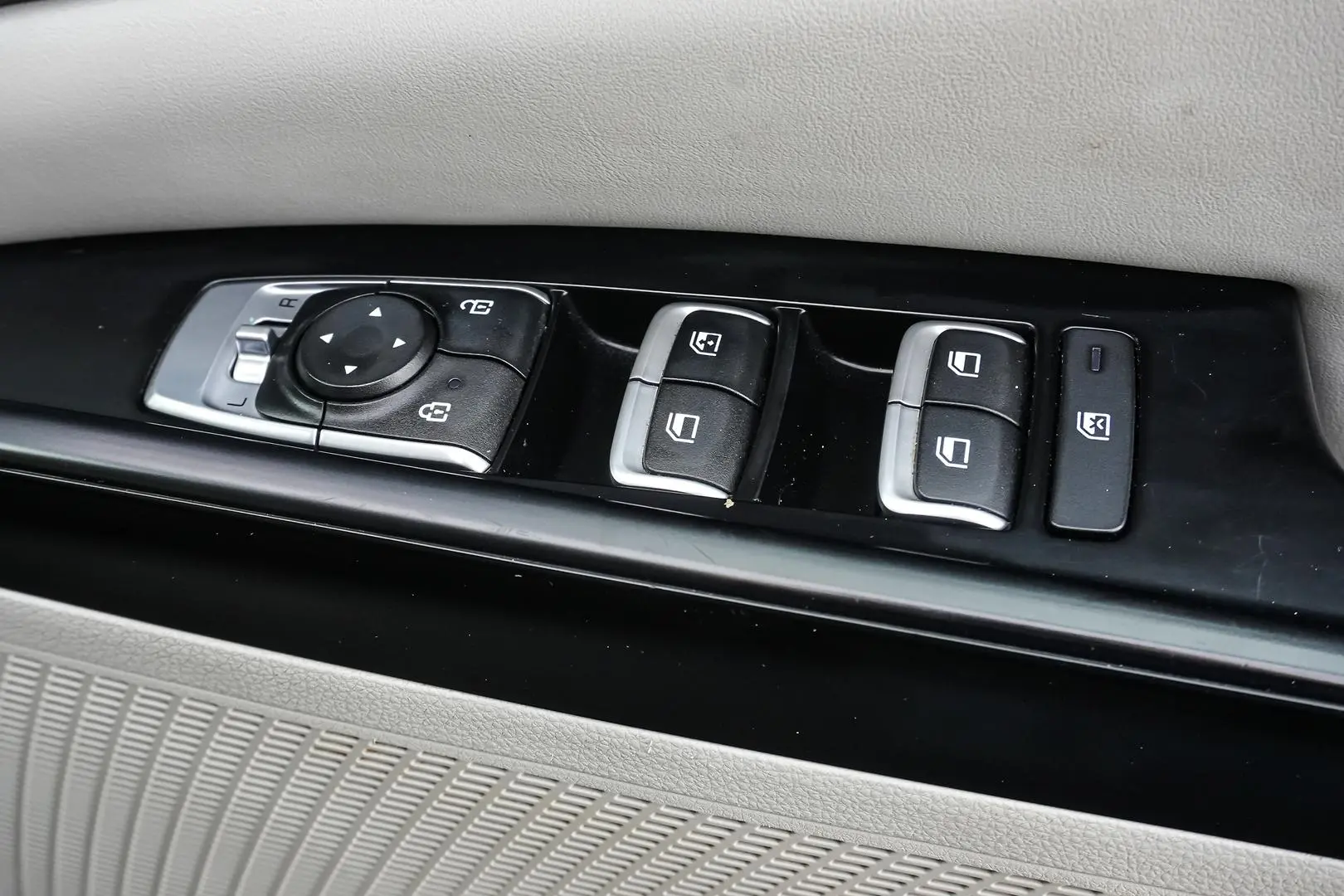 2022 Kia Carnival Gallery Image 16