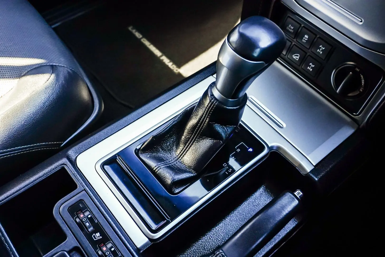 2018 Toyota Landcruiser Prado Gallery Image 20