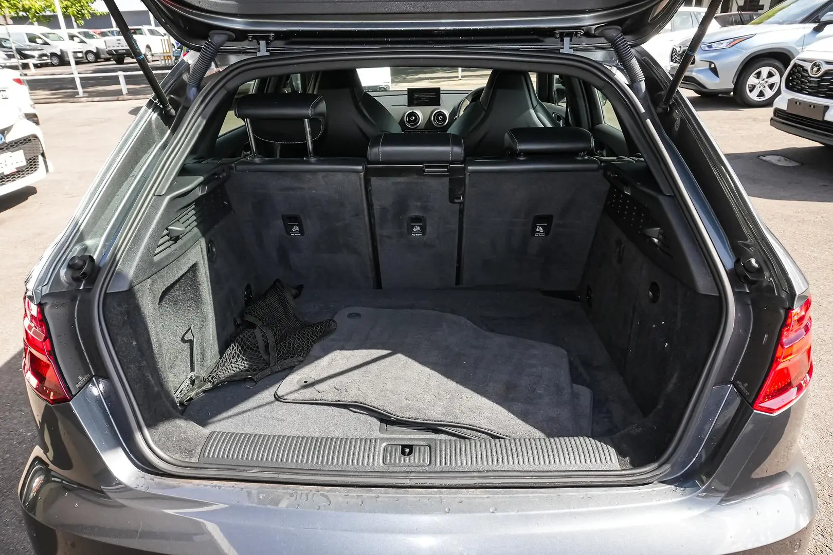 2018 Audi RS3 Gallery Image 13