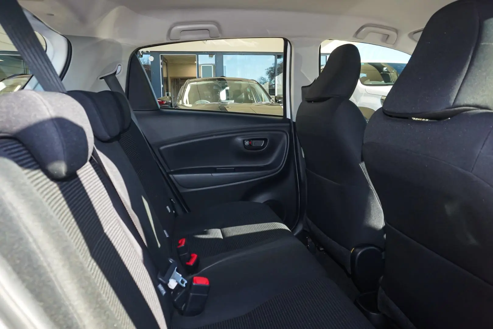 2019 Toyota Yaris Gallery Image 8