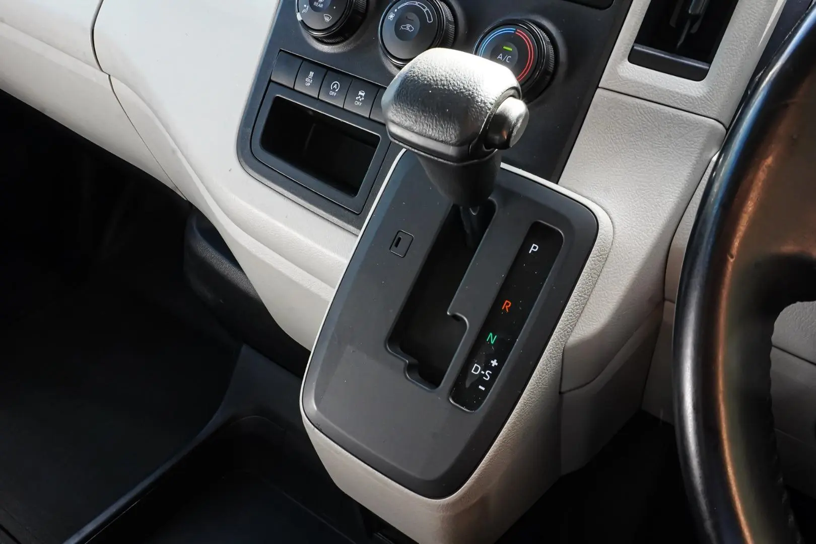 2020 Toyota Hiace Gallery Image 20