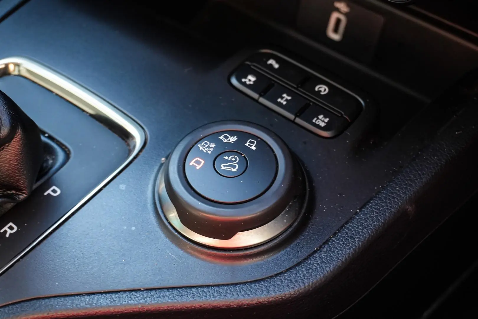 2019 Ford Everest Gallery Image 26