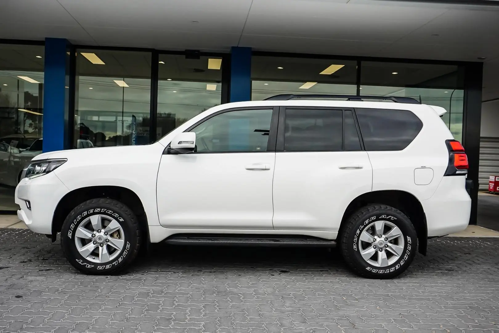 2021 Toyota Landcruiser Prado Gallery Image 3