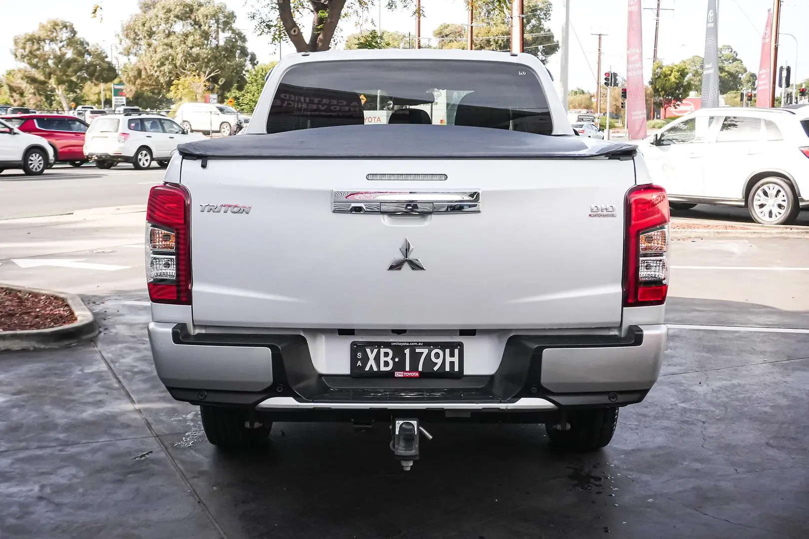 2019 Mitsubishi Triton Gallery Image 6